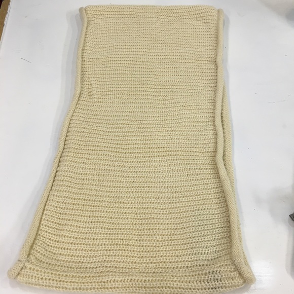 Dimore Chunky Knit Vegan Cowl Scarf - Picture 4 of 7